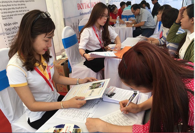 Từ một cô bé học việc sale tài chính, sau 4 năm nỗ lực tôi đã lên làm quản lý với mức lương không ngờ