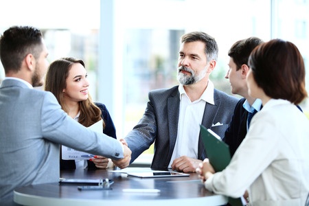 Chuyên viên quan hệ khách hàng ngân hàng là gì? Công việc, kỹ năng và cơ hội phát triển?